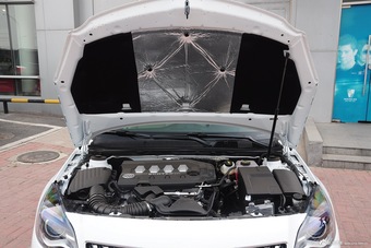 2015款君威2.0L自动领先时尚型