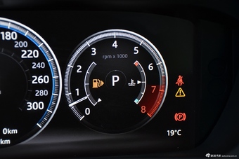 2016款捷豹F-PACE 3.0T自动R-SPORT 运动版