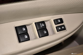 2013款傲虎2.5i豪华版图片