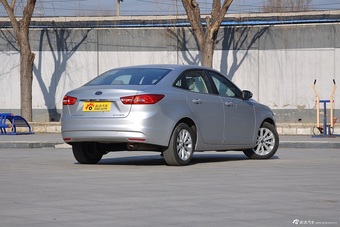 2015款福睿斯1.5L自动时尚型