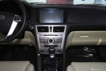 2013款思锐1.5TI手动尊享型