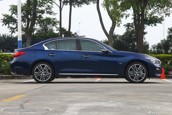 2015款英菲尼迪Q50L 2.0T自动豪华运动版
