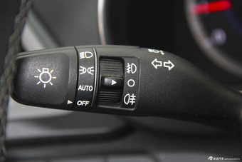 2013款改款全新胜达 2.0T 自动四驱顶级型