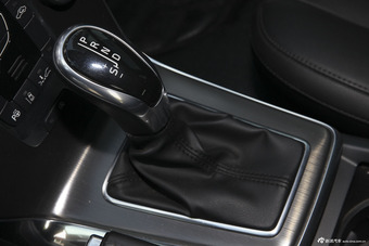 2016款沃尔沃V40 2.0T自动 T4 智雅版