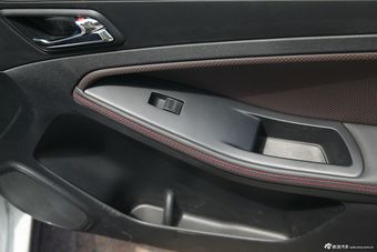 2014款奔腾B70 1.8T自动运动尊贵型