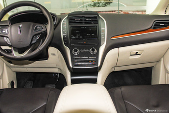 2016款林肯MKC 2.0T自动四驱尊耀版