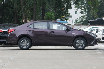 2016款雷凌双擎1.8L自动精英天窗版