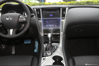 2015款英菲尼迪Q50L 2.0T自动豪华运动版
