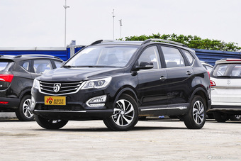 2016款宝骏560 1.8L手动豪华型