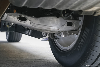 2016款捷豹F-PACE 2.0T自动R-SPORT运动版