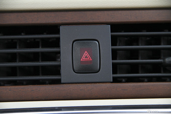 2015款沃尔沃S80L 2.0T自动 T5智雅版