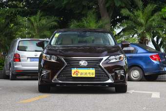 2015款雷克萨斯ES 2.0L自动200舒适版