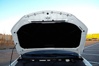 2016款吉利帝豪EV三厢精英型