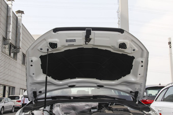 2015款奥迪Q3 2.0T自动35TFSI quattro 3百万纪念版进享型