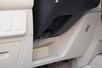 2015款启辰R50 1.6L自动豪华版