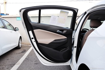 2015款科鲁兹1.4T自动精英版