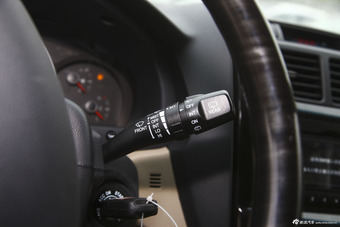 2013款狮跑 2.0L手动两驱GL