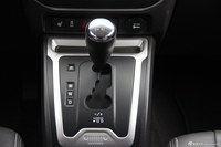 2014款指南者2.0L自动两驱豪华版