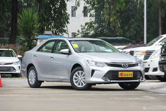 2015款凯美瑞2.0L自动领先版