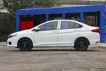 2015款锋范 1.5L手动进取版