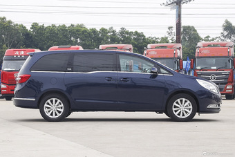 2015款GL8商务车2.4L自动豪华商务尊享版