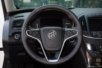 2015款君威2.0T自动GS燃情运动版