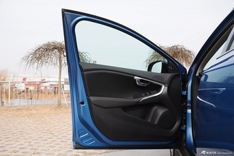 2015款沃尔沃V40 Cross Country 2.0T T5智雅版