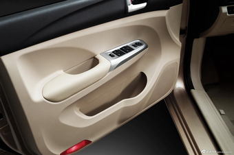 2013款海马M3官方图