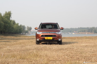 2013款欧蓝德 2.4L 四驱精英GT版