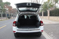 2014款指南者2.0L自动两驱豪华版