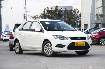 2013款福克斯两厢经典1.8L手动基本型
