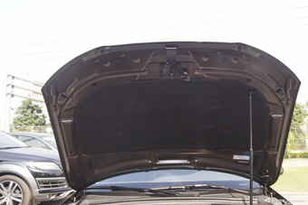 2016款奥迪A4L 3.0T自动45TFSI quattro个性运动版