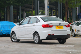 2015款悦翔V7 1.6L 手动乐尚型