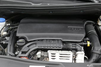 2016款标致2008 1.2THP自动领航版