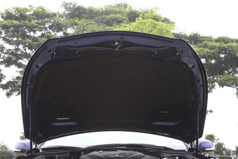 2015款英菲尼迪Q50L 2.0T自动豪华运动版