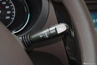 2015款五菱宏光S1 1.5L豪华型