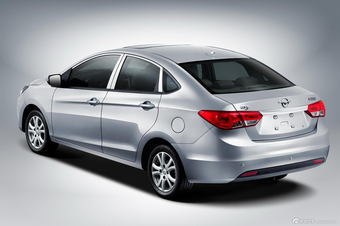 2013款海马M3官方图