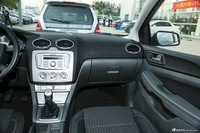 2013款福克斯两厢经典1.8L手动基本型
