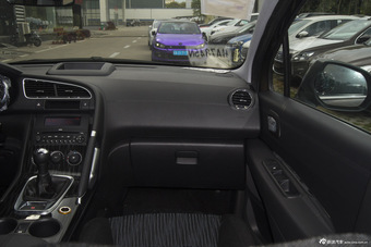 2015款东风标致3008 2.0L手动经典版