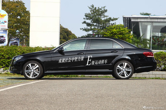 2015款奔驰E320L 3.0T自动4MATIC运动轿车