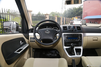 2016款睿行M90 2.0L手动标准型平顶掀背门