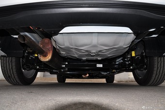 2014款爱唯欧三厢1.6L自动风尚型