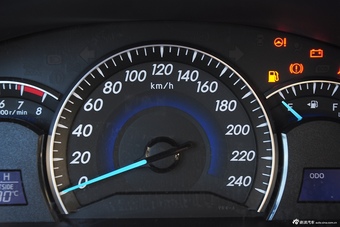 2015款凯美瑞2.0E精英版