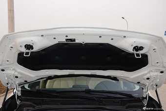 宝马2系旅行车220i 2.0T自动豪华设计套装