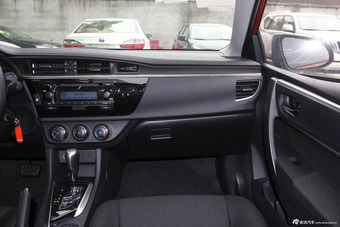 2015款雷凌1.6G CVT橙色限量版