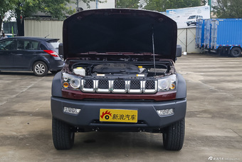 2016款北京BJ40L 2.0T手动四驱尊贵版