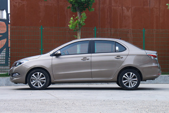 2015款艾瑞泽3 1.5L自动够劲版