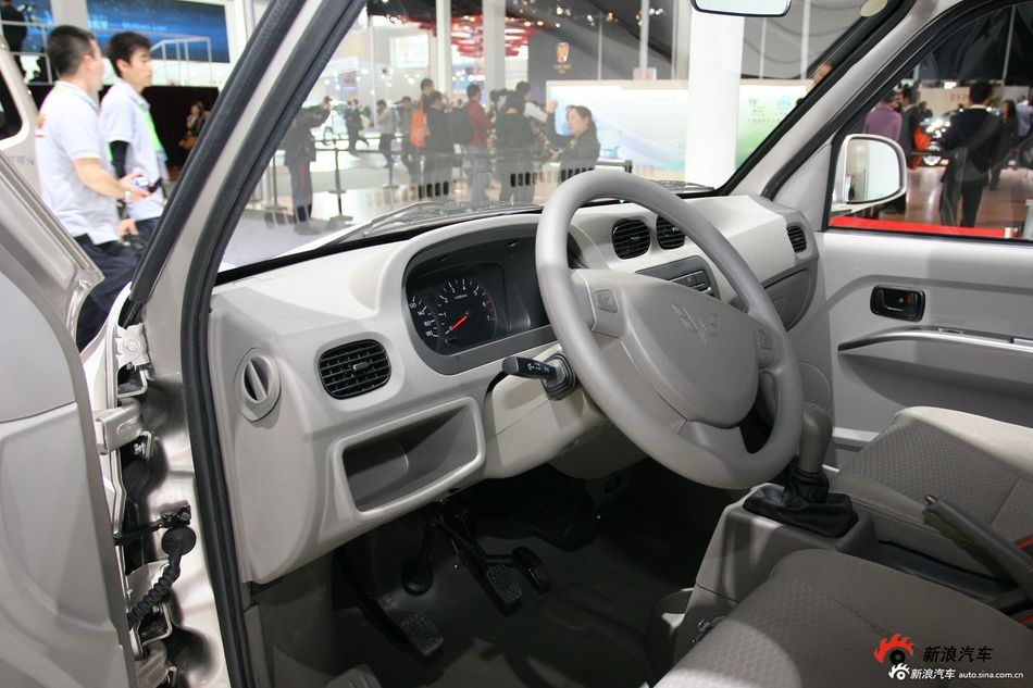 2010款五菱之光短版