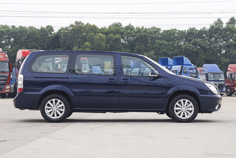 2014款GL8商务车2.4L自动经典版
