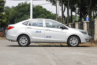 2016款海马M3 1.5L手动智能舒适型